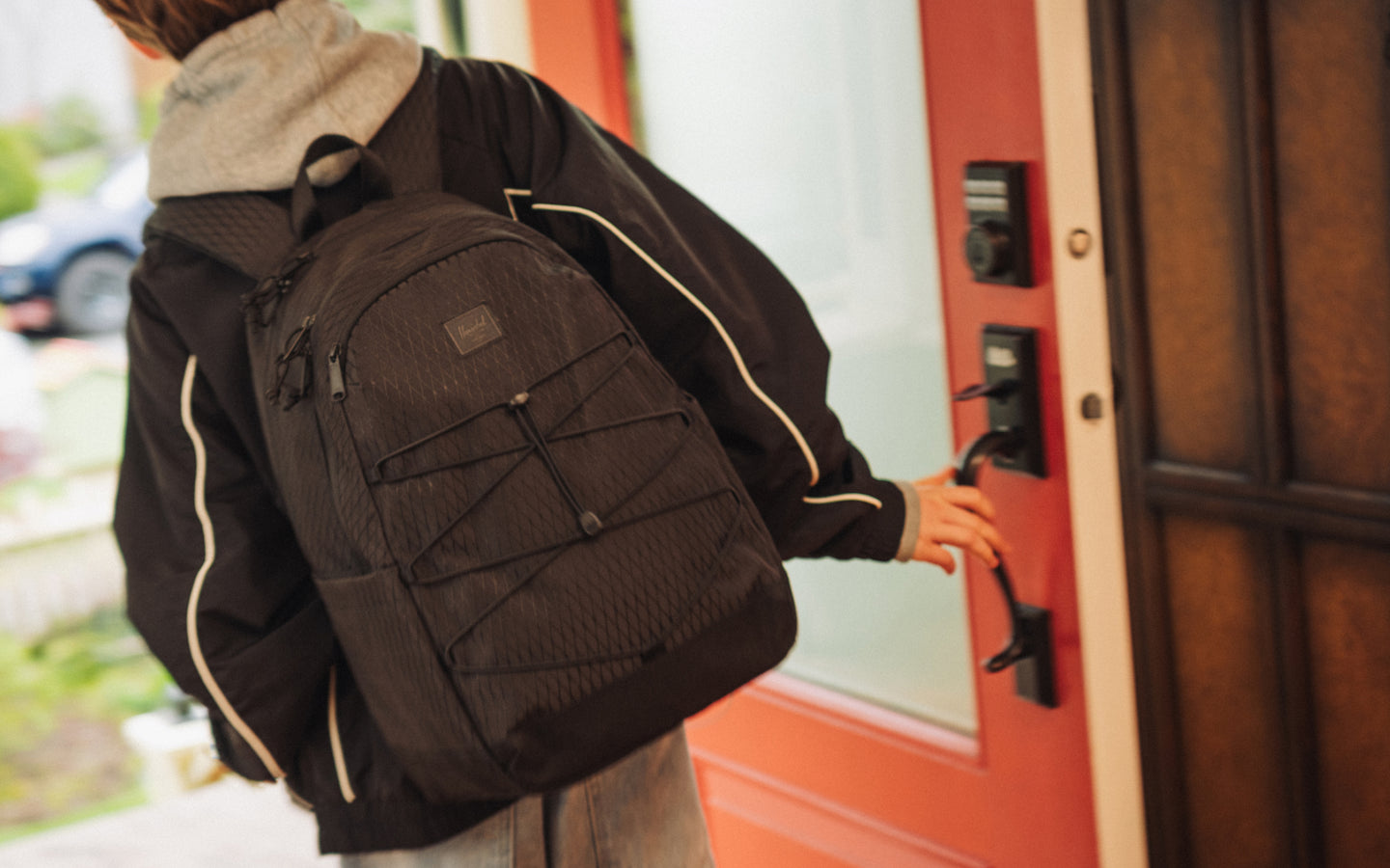 Herschel Canada - логотип інтернет-магазину