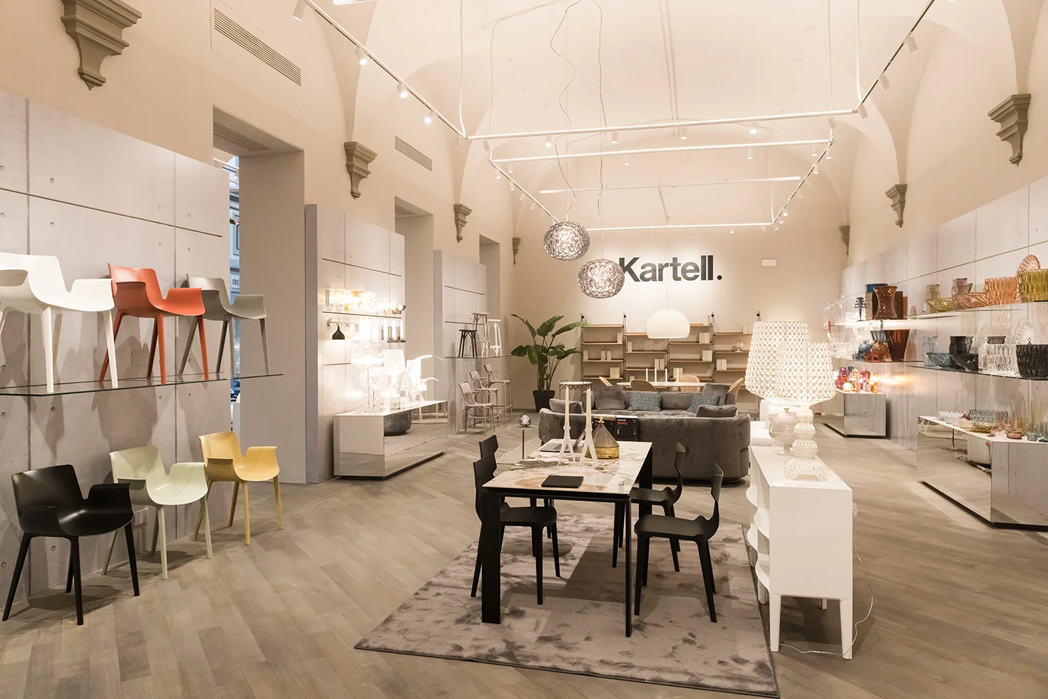 Kartell - логотип інтернет-магазину