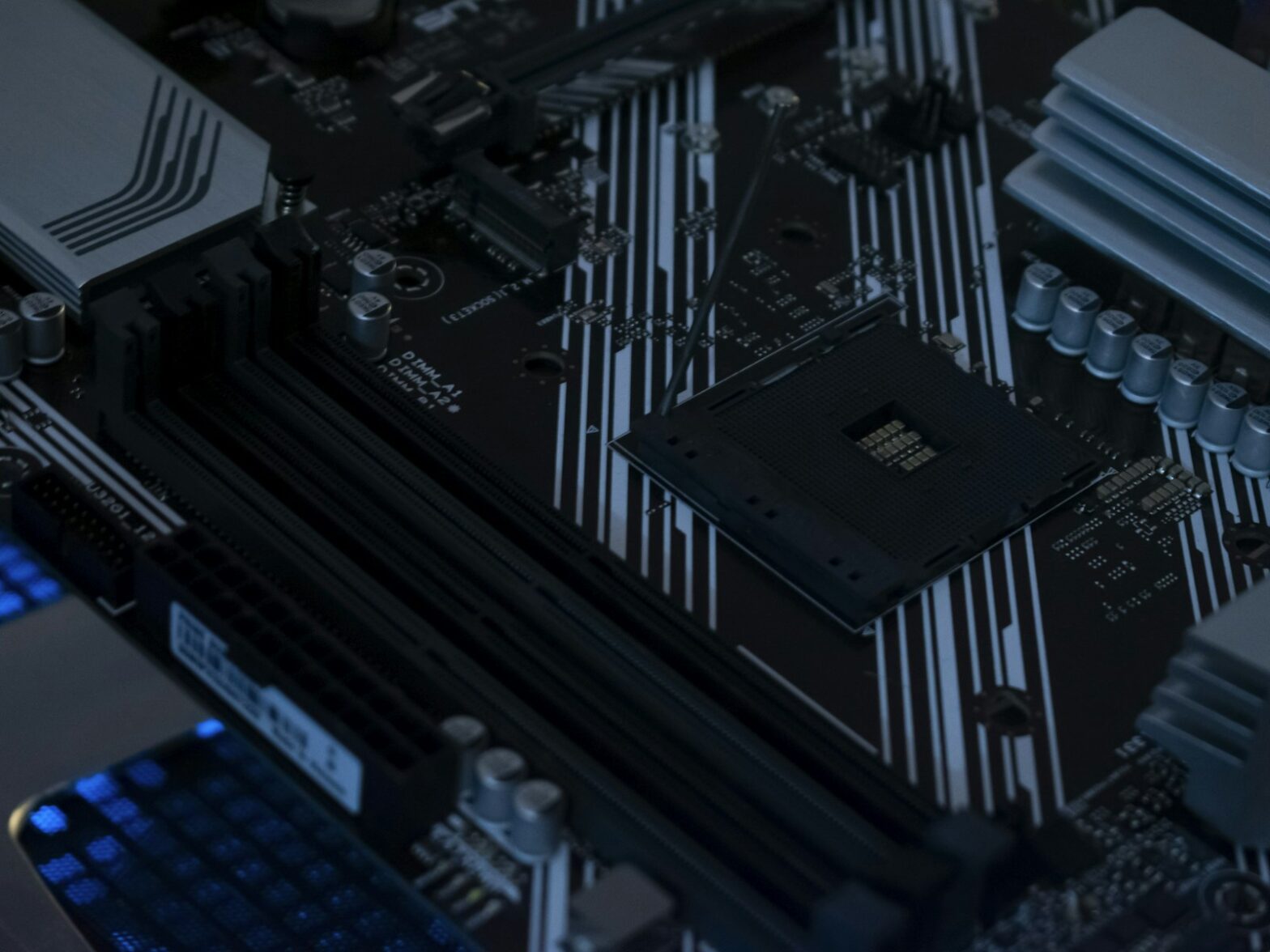 Micro Center - логотип інтернет-магазину